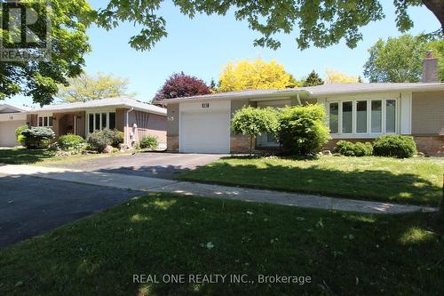 25 BIGWIN DRIVE  Aurora, ON L4G 3C4