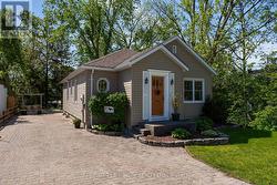 51 HENRY STREET Barrie, ON L4N 1C6