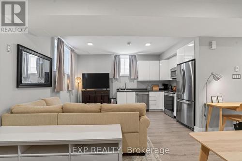 215 Columbus Avenue, Ottawa, ON 