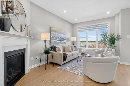 737 Maverick Crescent, Ottawa, ON 