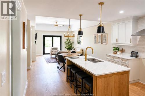 404 Blake Street, Lakeshore, ON - Indoor Photo Showing Kitchen With Double Sink With Upgraded Kitchen