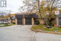 1285 WHITE OAKS Oakville, ON L6H 2N6