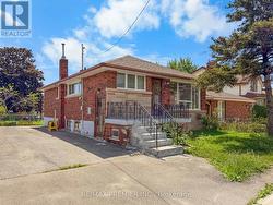 MAIN - 610 WOODWARD AVENUE Hamilton, ON L8H 6P1