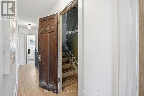 14 Cumberland Avenue, Hamilton, ON 