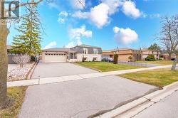 305 PINEGROVE Road Oakville, ON L6K 3P8