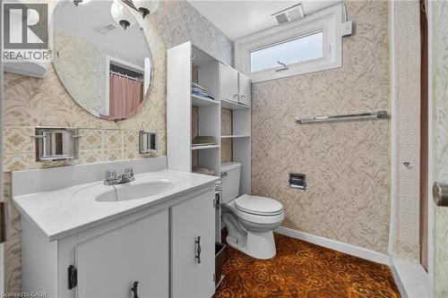 305 Pinegrove Road, Oakville, ON - Indoor Photo Showing Bathroom