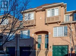 33 - 3020 CEDARGLEN GATE Mississauga, ON L5C 4S7