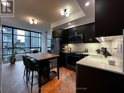 903 - 15 BRUYERES MEWS Toronto, ON M5V 0A7