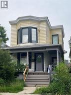 444 MCEWAN Windsor, ON N9B 2E8