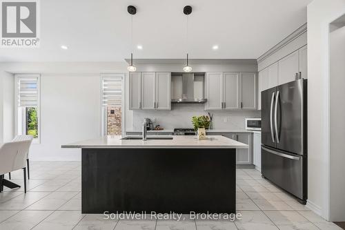 182 Silk Twist Drive, East Gwillimbury, ON 