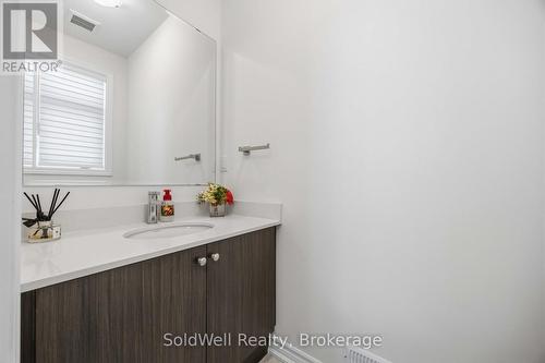 182 Silk Twist Drive, East Gwillimbury, ON 