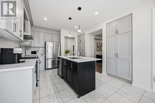 182 Silk Twist Drive, East Gwillimbury, ON 