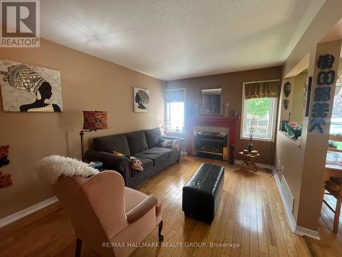 827 Como Crescent, Ottawa, ON 