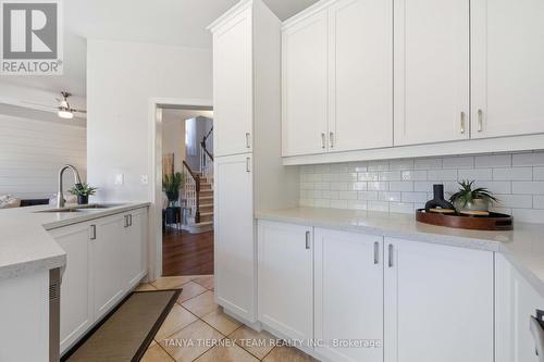 9 Penhurst Drive, Whitby, ON 