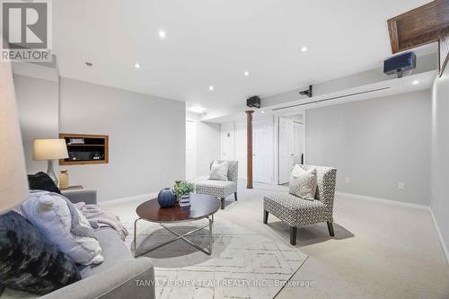 9 Penhurst Drive, Whitby, ON 
