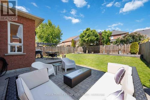9 Penhurst Drive, Whitby, ON 