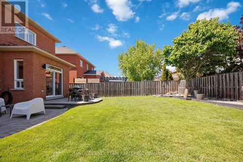 9 Penhurst Drive, Whitby, ON 
