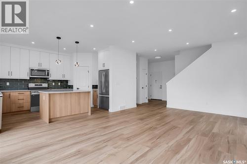 419 Nazarali Manor, Saskatoon, SK - Indoor Photo Showing Kitchen