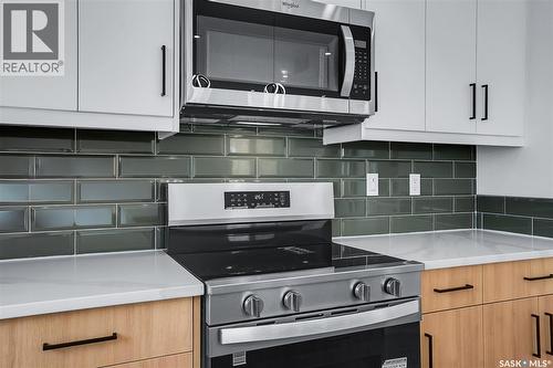 419 Nazarali Manor, Saskatoon, SK - Indoor Photo Showing Kitchen