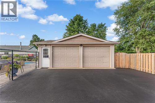 9924 Dickenson Road W, Hamilton, ON 