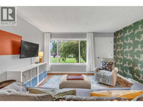 7513 Crest-A-Way Road, Oliver, BC 