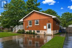9 GRENADIER DRIVE Hamilton, ON L8T 4C7