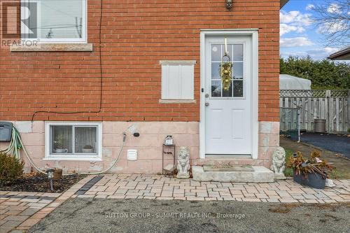 Upper - 9 Grenadier Drive, Hamilton, ON 