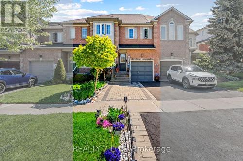 211 DOWNEY CIRCLE  Aurora, ON L4G 7E8
