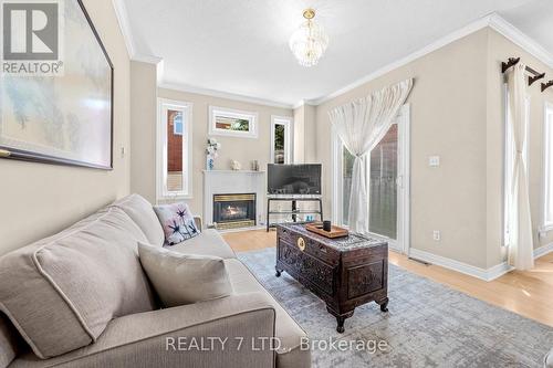 211 Downey Circle, Aurora, ON 