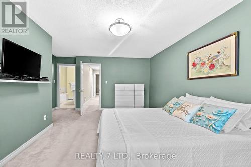 211 Downey Circle, Aurora, ON 