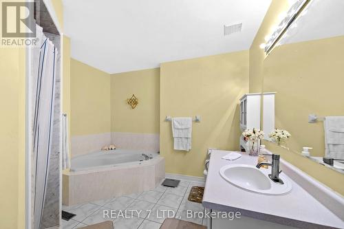 211 Downey Circle, Aurora, ON 