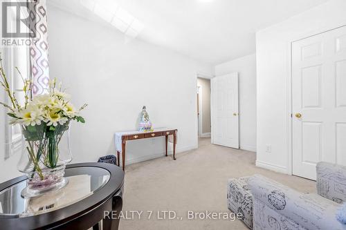 211 Downey Circle, Aurora, ON 
