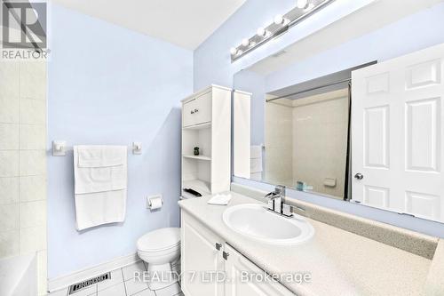 211 Downey Circle, Aurora, ON 