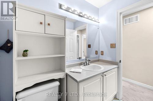 211 Downey Circle, Aurora, ON 