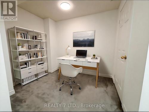 Staged Offie - 211 Downey Circle, Aurora, ON 