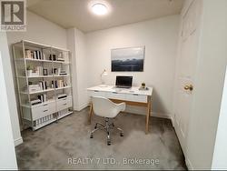 Staged Offie - 