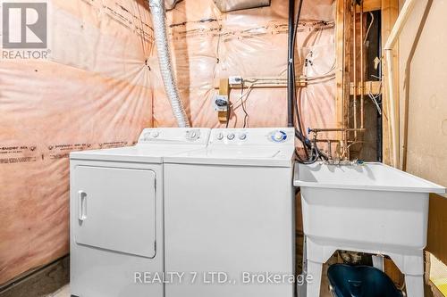 211 Downey Circle, Aurora, ON 