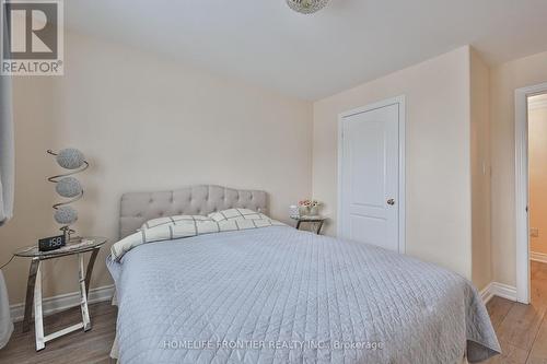 30 Saint Avenue, Bradford West Gwillimbury, ON 