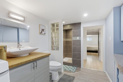 Bathroom - 6675 Av. De Montmagny, Montréal (Le Sud-Ouest), QC - Indoor Photo Showing Bathroom