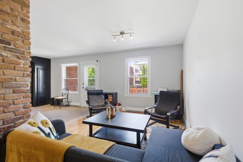 Living Room - 6675 Av. De Montmagny, Montréal (Le Sud-Ouest), QC - Indoor Photo Showing Living Room