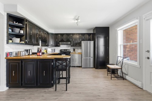 Kitchen - 6675 Av. De Montmagny, Montréal (Le Sud-Ouest), QC - Indoor Photo Showing Kitchen