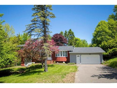 11 Kenneview Dr, Quispamsis, NB 