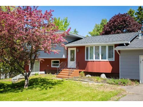 11 Kenneview Dr, Quispamsis, NB 