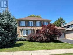 1035 MASTERS GREEN Oakville, ON L6M 2N8
