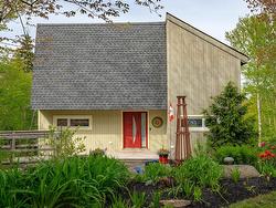 183 Lakewood Drive  Brookside, NS B3T 1S6
