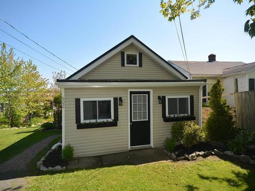 602 Herring Cove Road  Halifax, NS B3R 1X6