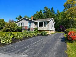 39 Barss Street Liverpool, NS B0T 1K0