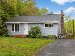 11 Parkview Drive  Oakfield, NS B2T 1B1