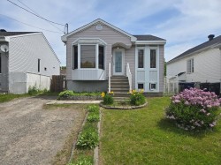 1031 31e Avenue Laval (Fabreville), QC H7R 4P2