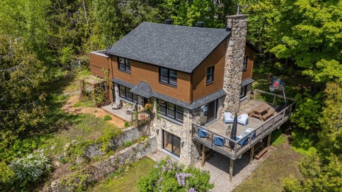1559 Rue du Skieur  Sainte-Adèle, QC J8B 2Y9